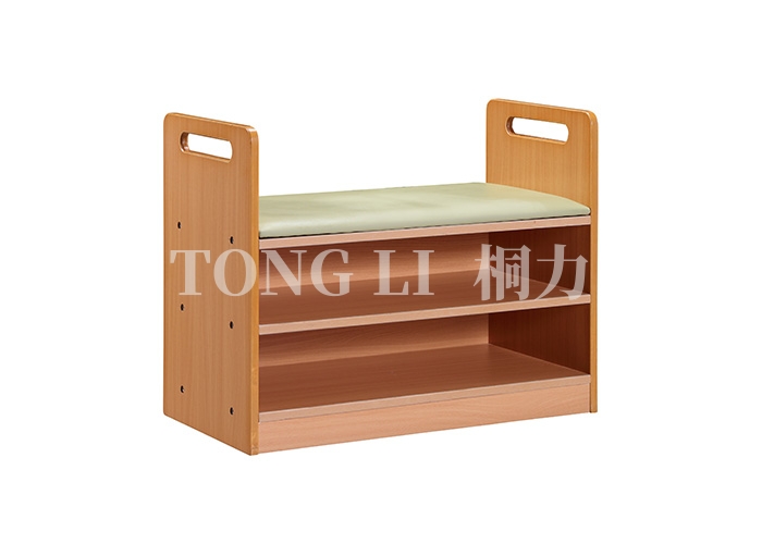 換（huàn）鞋凳