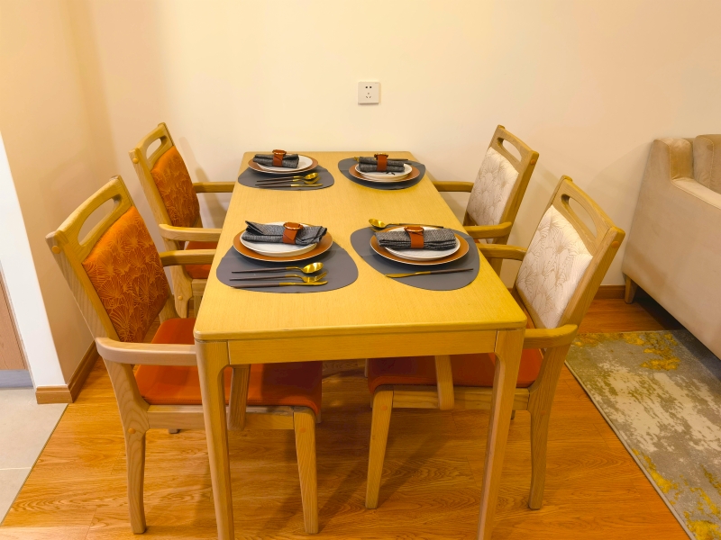 1629970478104460.jpg 餐桌椅(1).jpg