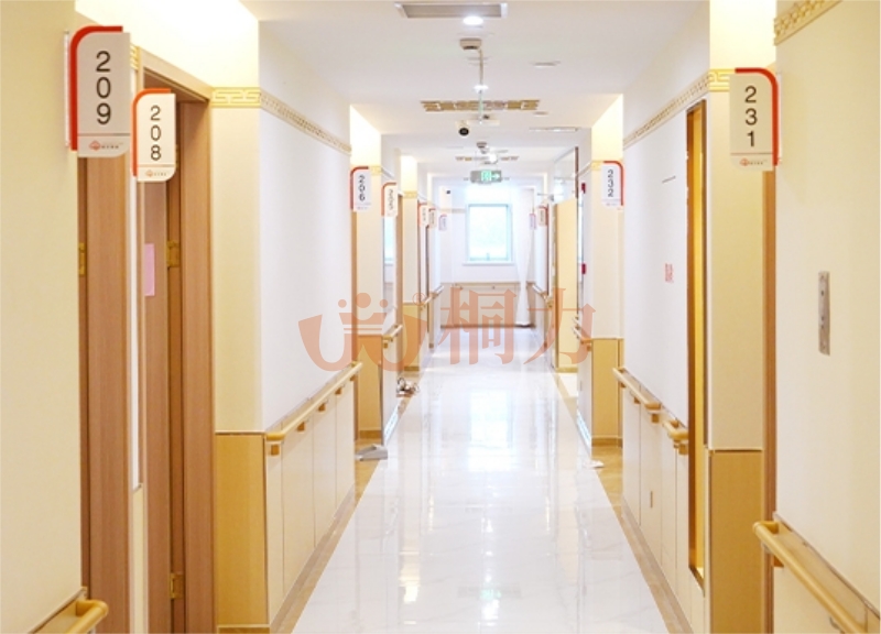 1686900444253943.jpg 走廊扶(fú)手.jpg