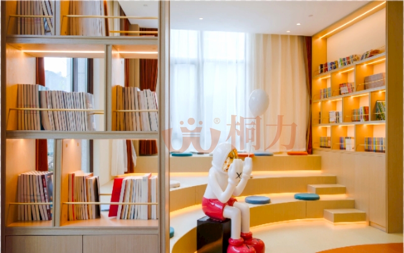 1703140957358983.jpg 閱(yuè)覽室.jpg